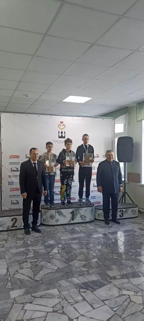 Фоторепортаж: кукмаралылар шахмат турнирында катнашты