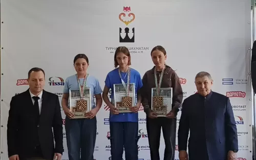 Кукморяне завоевали призовые места в шахматном турнире памяти Нургали Минниханова