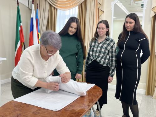 Булачак әниләргә — игътибар: Кукмарада йөкле хатын-кызлар өчен бәйрәм үткәрелде