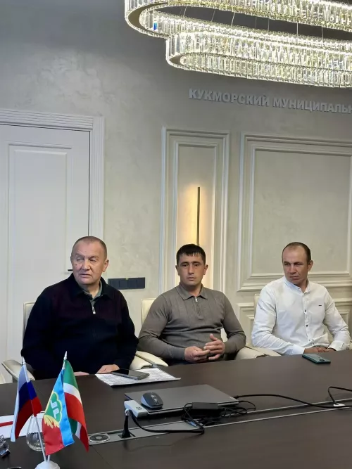Перед Сабантуем глава Кукморского района встретился с борцами