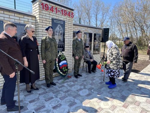 Камышлы авылында һәйкәл ачылды