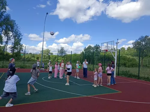 Туештагы стадионда балалар өчен спорт һәм күңел ачу бәйрәме узды