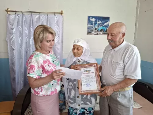 Мудрость, закаленная временем: Магибадар Музипова из Верхнего Искубаша отметила 96-летие