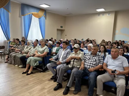 Кукмарада социаль хезмәткәрләрне хөрмәтләделәр