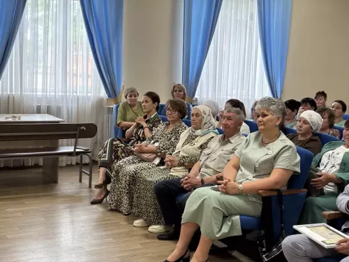 Кукмарада социаль хезмәткәрләрне хөрмәтләделәр