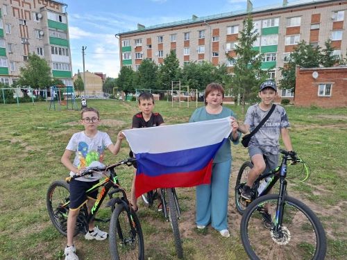 Парящие флаги и живая музыка: как День России объединил жителей Кукмора