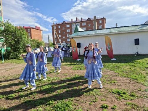 Парящие флаги и живая музыка: как День России объединил жителей Кукмора