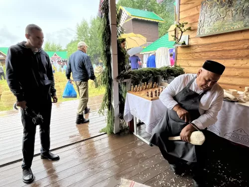 Казан шәһәренең Мирный бистәсендә узган Сабантуйдан фоторепортаж