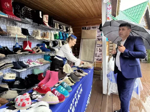 Казан шәһәренең Мирный бистәсендә узган Сабантуйдан фоторепортаж