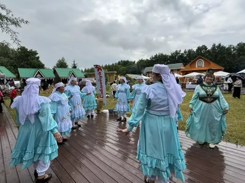 Казан шәһәренең Мирный бистәсендә узган Сабантуйдан фоторепортаж
