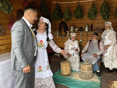 Казан шәһәренең Мирный бистәсендә узган Сабантуйдан фоторепортаж