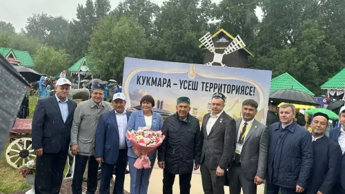 Казан шәһәренең Мирный бистәсендә узган Сабантуйдан фоторепортаж