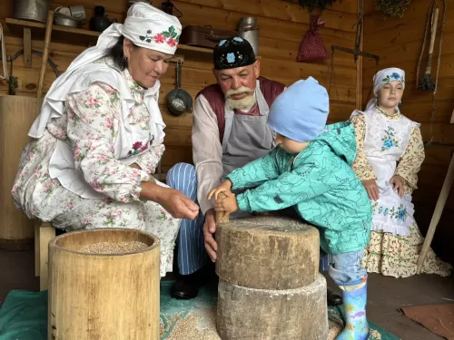 Казан шәһәренең Мирный бистәсендә узган Сабантуйдан фоторепортаж