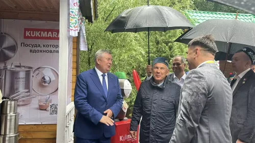 Казан шәһәренең Мирный бистәсендә узган Сабантуйдан фоторепортаж