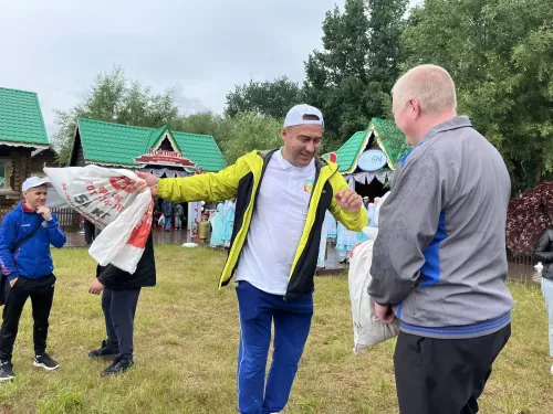 Казан шәһәренең Мирный бистәсендә узган Сабантуйдан фоторепортаж