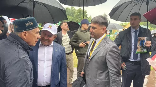 Казан шәһәренең Мирный бистәсендә узган Сабантуйдан фоторепортаж