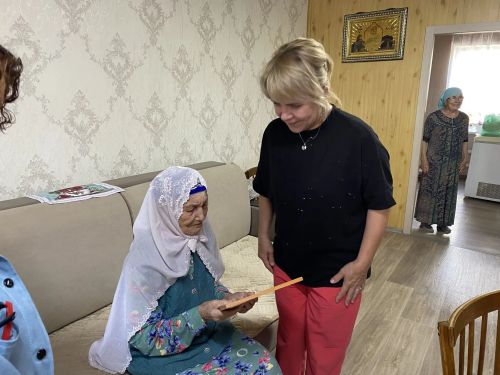 Өркеш авылыннан Нәкыя Хәйруллина 90 яшьлеген билгеләп үтте