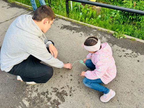 Праздник детства во дворе: как соседи в Кукморе создали яркое событие