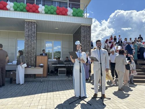Кукмарада Сабантуй халыкны бер мәйданга туплады