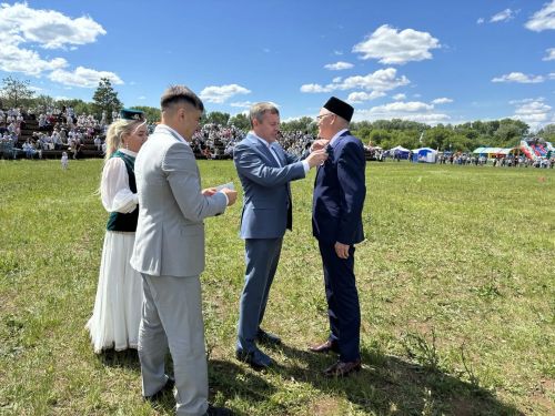 Кукмарада Сабантуй халыкны бер мәйданга туплады