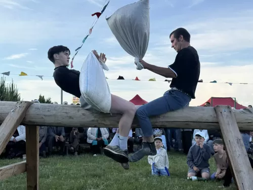 Фоторепортаж: Аш-Буҗида «Авыл көне» узды