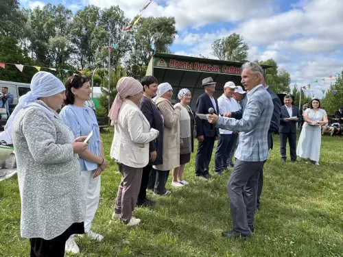 Фоторепортаж: Аш-Буҗида «Авыл көне» узды