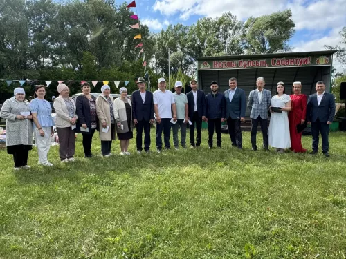 Фоторепортаж: Аш-Буҗида «Авыл көне» узды