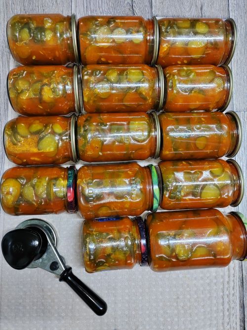 Томат пастасы белән кыяр: кышка җиңел һәм бик тәмле рецепт