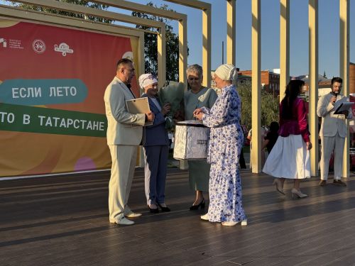 Фоторепортаж: Кукмарада Гаилә, мәхәббәт һәм тугрылык көненә багышланган бәйрәм узды