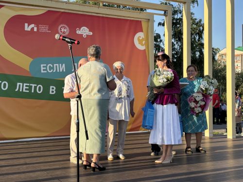 Фоторепортаж: Кукмарада Гаилә, мәхәббәт һәм тугрылык көненә багышланган бәйрәм узды