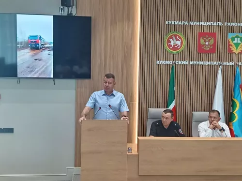 В Кукморском районе планируют ужесточить борьбу с средствами индивидуальной мобильности на дорогах