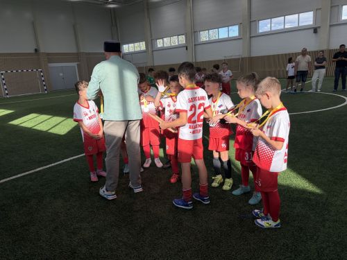 Кукмарада махсус хәрби операциядә һәлак булган райондашлар истәлегенә мини-футбол турниры узды