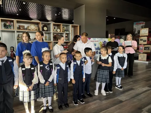 Кукмарада «Мәктәпкә әзерләнергә ярдәм ит» хәйрия акциясе узды