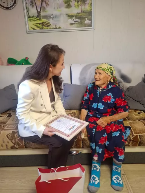В Кукморском районе труженица тыла Антония Баллеева отметила 94-летие