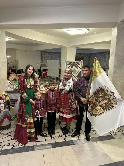 Семья Абрамовых представила Кукморский район на фестивале «Нечкэбил»