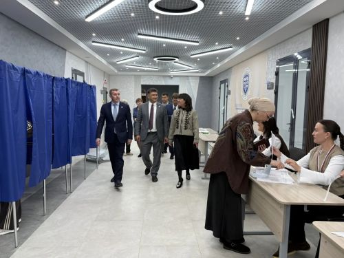 Марат Зяббаров посетил избирательный участок в Кукморском районе