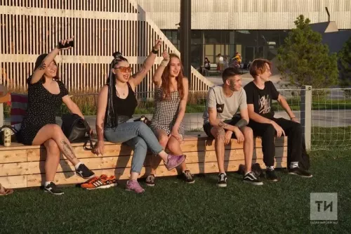 Әйтер сүзем бар: нигә яшьләр аз аралаша