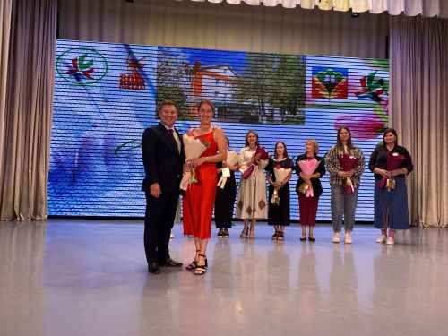 Кукмарада медицина хезмәткәрләре һөнәри бәйрәмнәрен билгеләп үтте