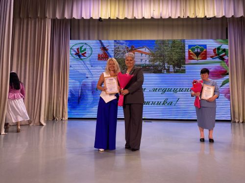 Кукмарада медицина хезмәткәрләре һөнәри бәйрәмнәрен билгеләп үтте
