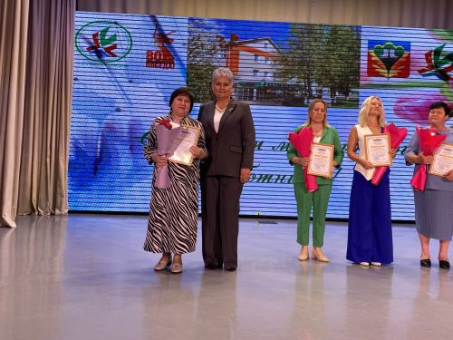 Кукмарада медицина хезмәткәрләре һөнәри бәйрәмнәрен билгеләп үтте