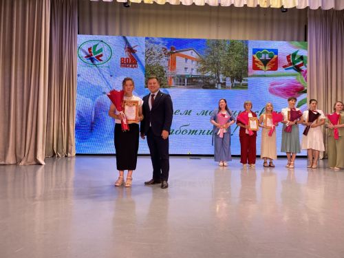 Кукмарада медицина хезмәткәрләре һөнәри бәйрәмнәрен билгеләп үтте