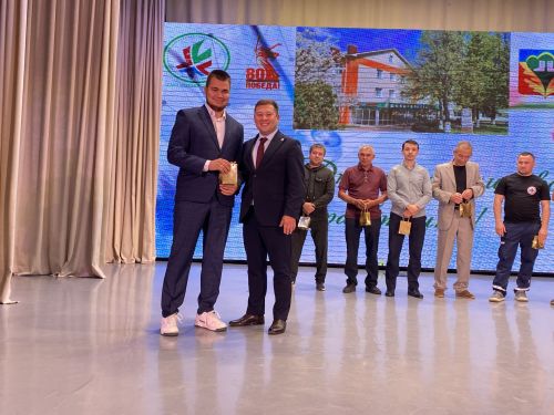 Кукмарада медицина хезмәткәрләре һөнәри бәйрәмнәрен билгеләп үтте