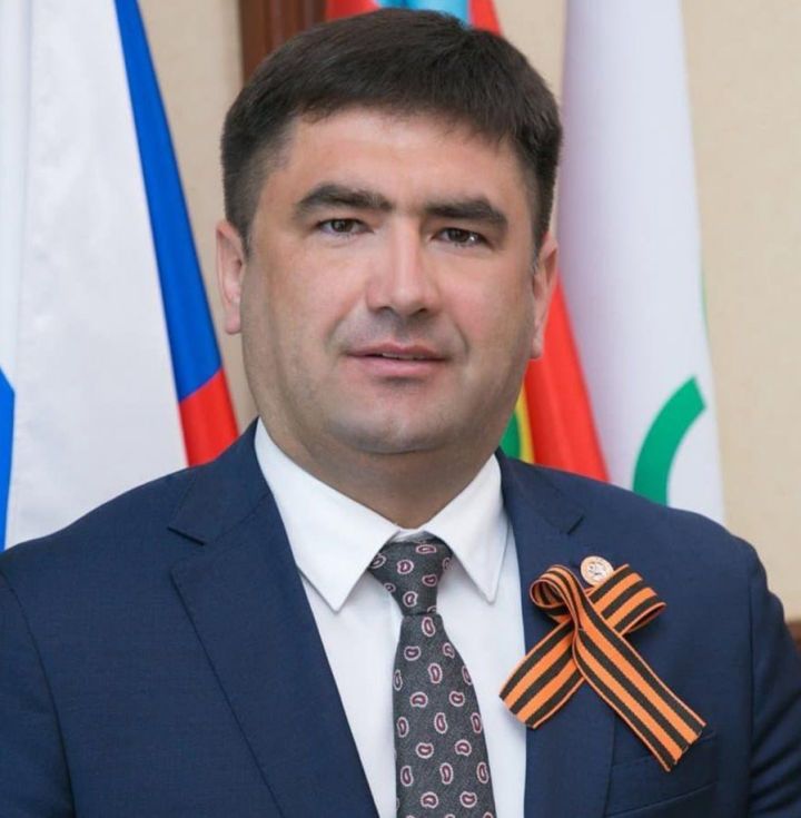 Кукмара районы башлыгы район халкын Бөек Ватан сугышында Җиңүнең 79 еллыгы белән котлады