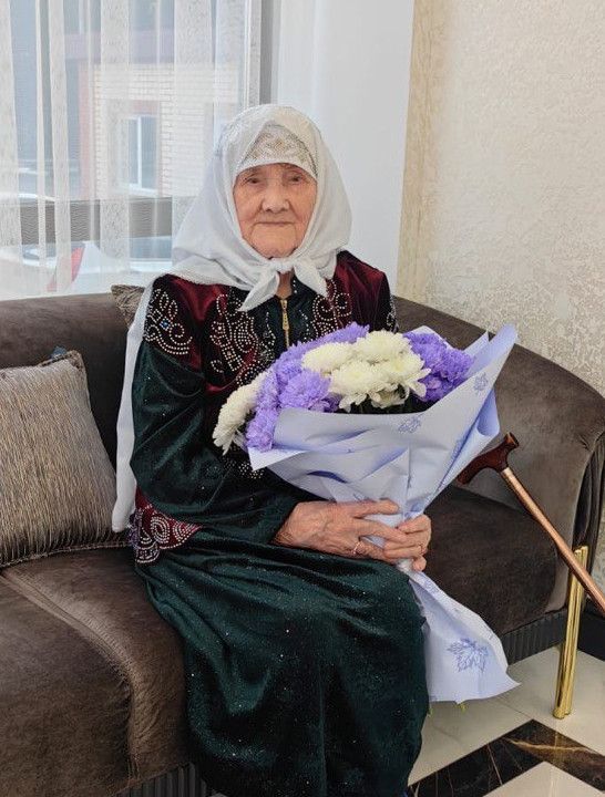 Ана бәхете: Вахит авылында яшәүче Разыя Гарифуллина янында аның «алтыннары»