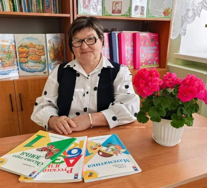 Хезмәт һәм игелек: Кукмара районыннан Зөлфия Гыйльметдинова — хөрмәт казанган остаз