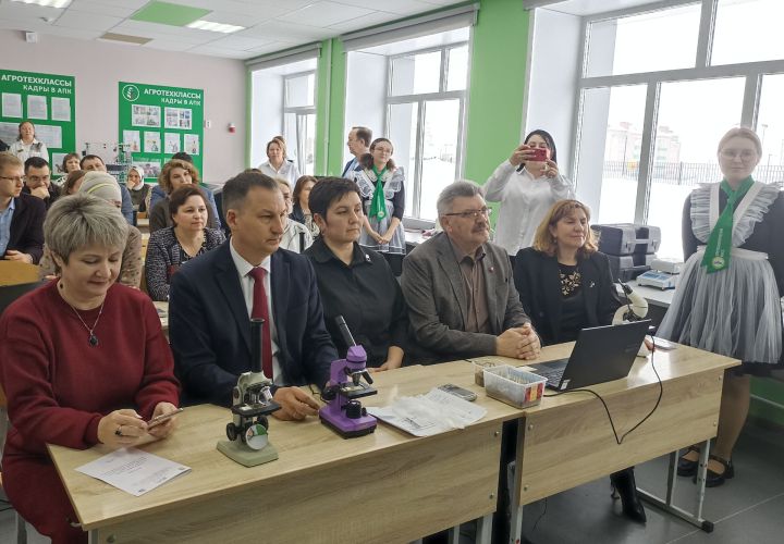 Кукмара өченче урта мәктәбендә республика семинары узды