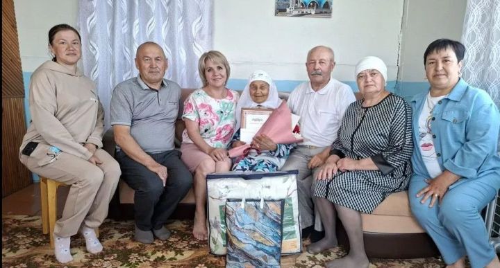 Мудрость, закаленная временем: Магибадар Музипова из Верхнего Искубаша отметила 96-летие