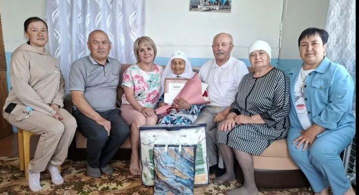 Мудрость, закаленная временем: Магибадар Музипова из Верхнего Искубаша отметила 96-летие