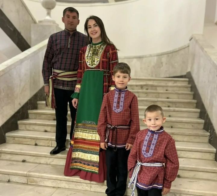 Семья Абрамовых представила Кукморский район на фестивале «Нечкэбил»