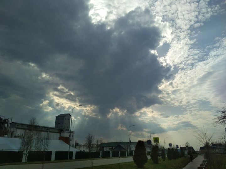 Сильный ветер и грозу прогнозируют синоптики Татарстана